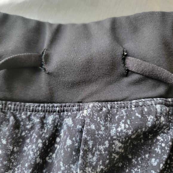 Lululemon T.H.E. Short *Linerless 11" in Inked Light Cast Black Color Size Large - Picture 10 of 16